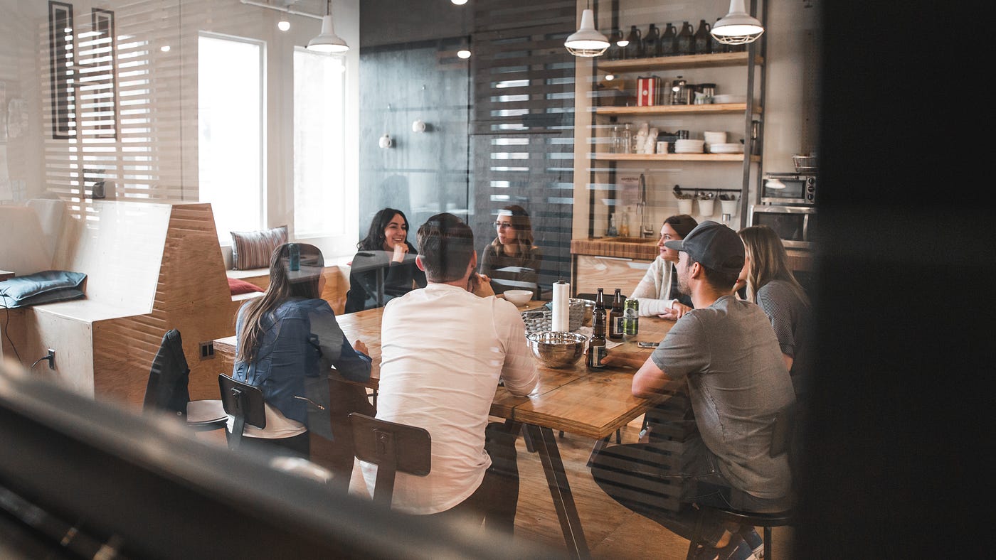 reunião com a equipe de projetos